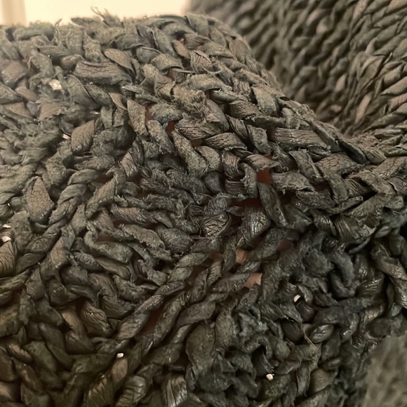 Crochet Leather Top with Contrasting White V Shape Fringe - Picture 3 of 6